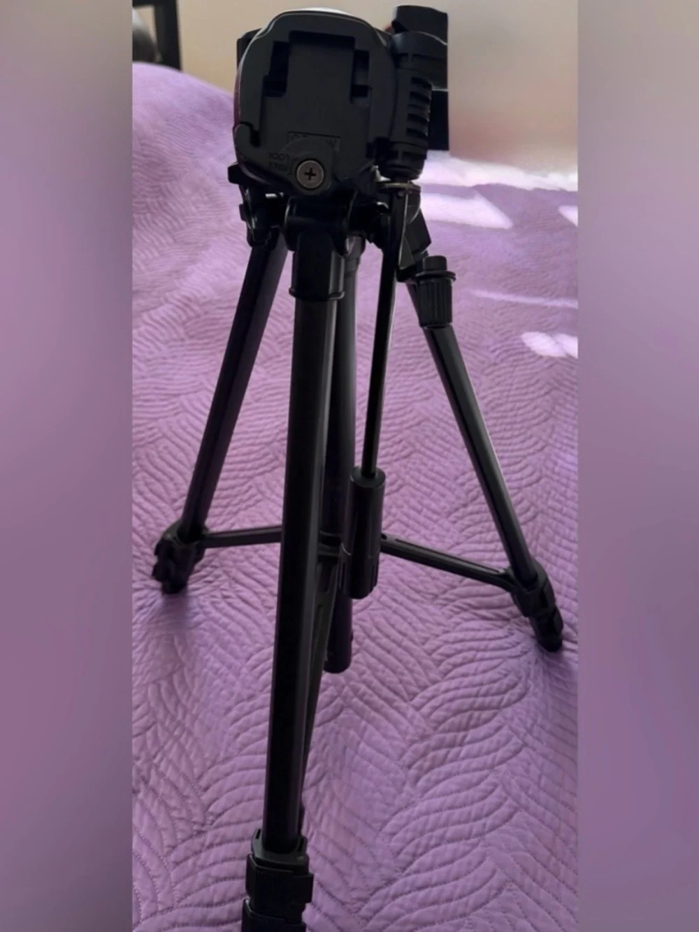 Barely used Sony VCT-R640 Lightweight Video and photography Tripod